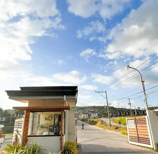 Townhouse With Game Area And Access To Swimming Pool Lägenhet *