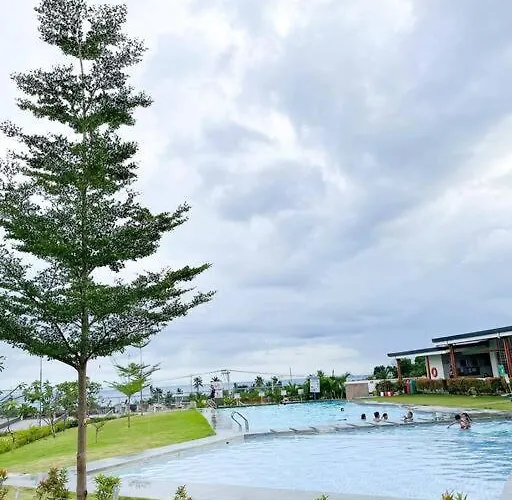 Townhouse With Game Area And Access To Swimming Pool San Fernando (Cebu)